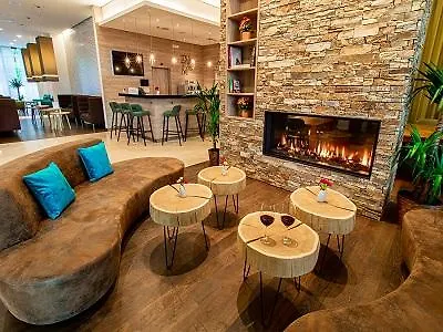 Hilton Garden 4* 다보스