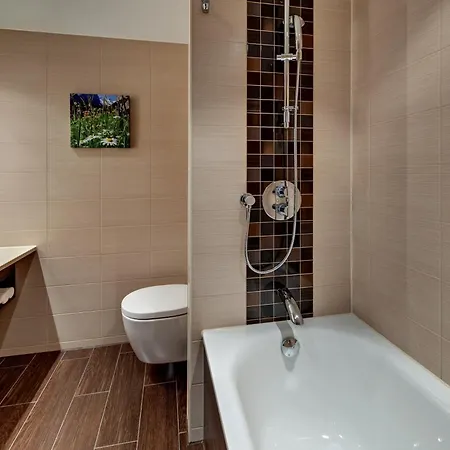 Hilton Garden 4*
