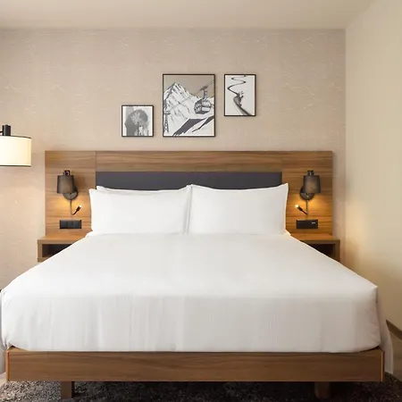 Hilton Garden Hotel 4*