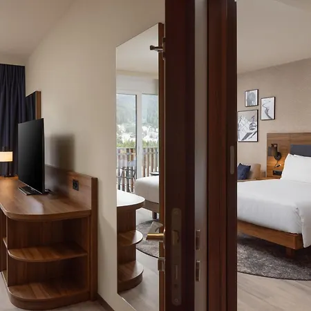 Hilton Garden 4*