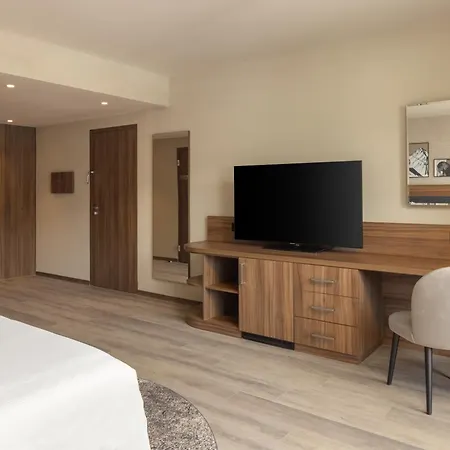 Hilton Garden 4*