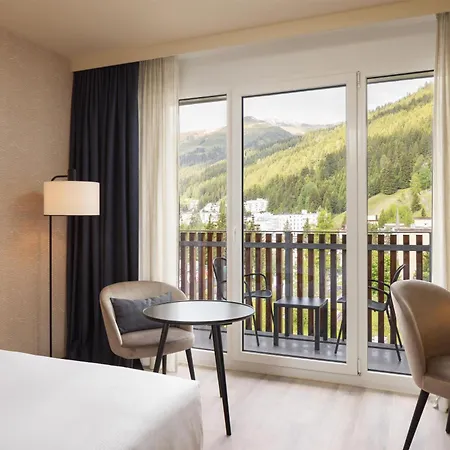호텔 Hilton Garden 4*