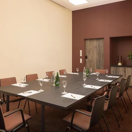 Hilton Garden 4*
