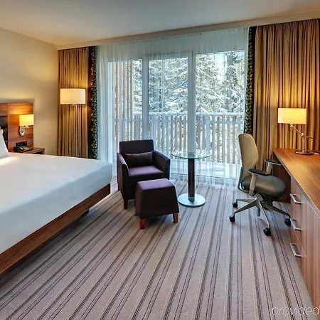 호텔 Hilton Garden 4*