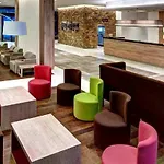 מלון Hilton Garden